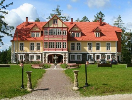 Herrenhaus von Pikajärv